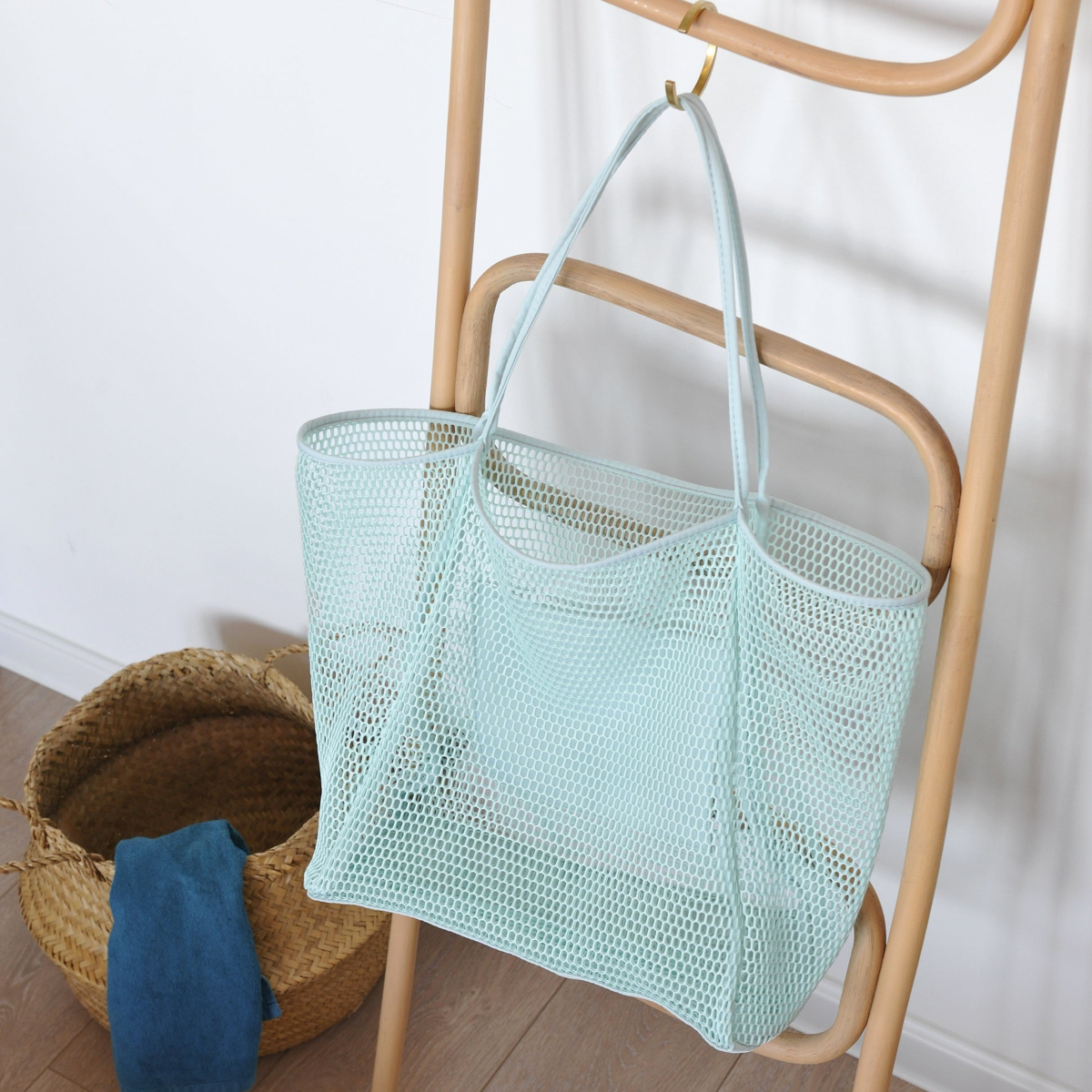Mesh Beach Tote Ice Blue